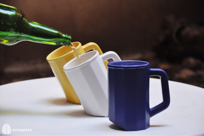 Boire sa bière en Mug par Sinapsis Design, blog-espritdesign.com