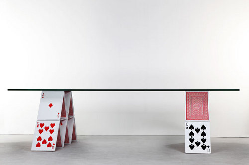 Table château de cartes par Mauricio Arruda