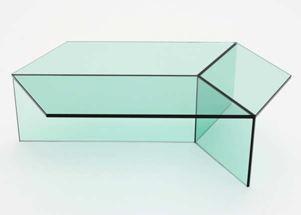 Isom la table de verre par Sebastian Scherer