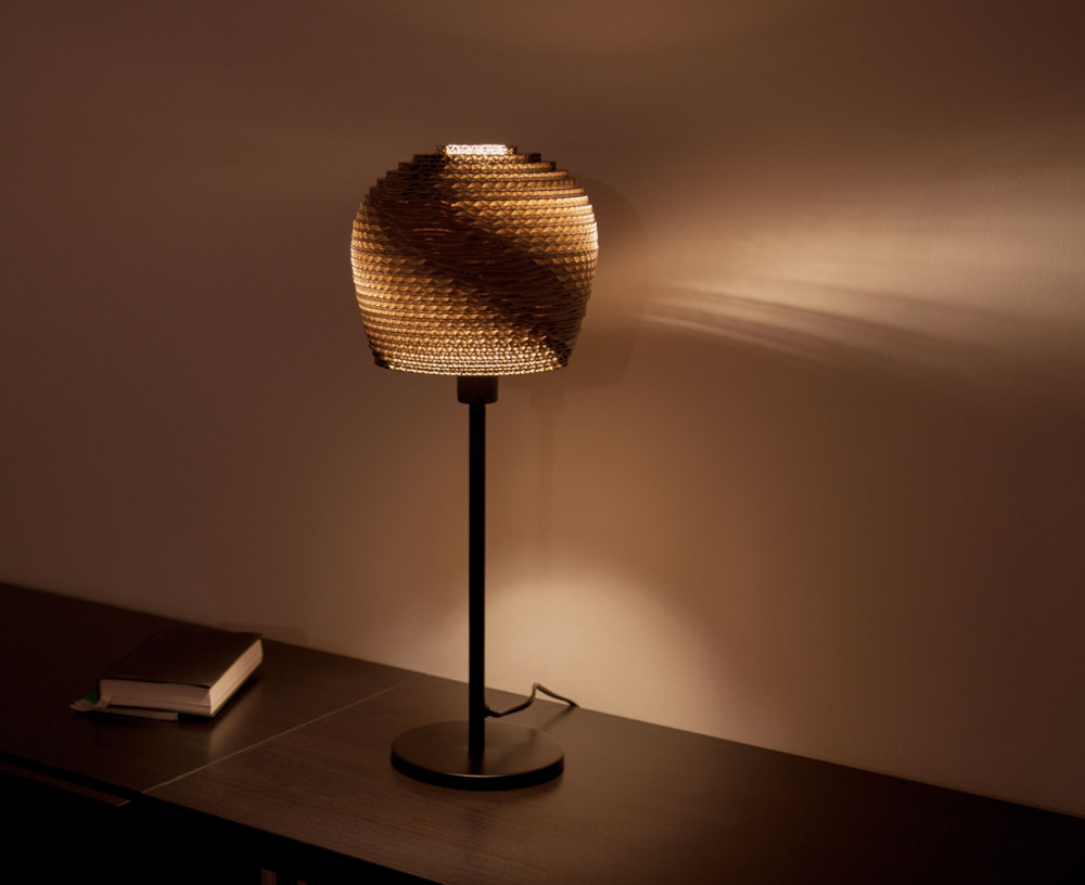 Cardboard Lampshades carton lumineux par Pierre Guibert