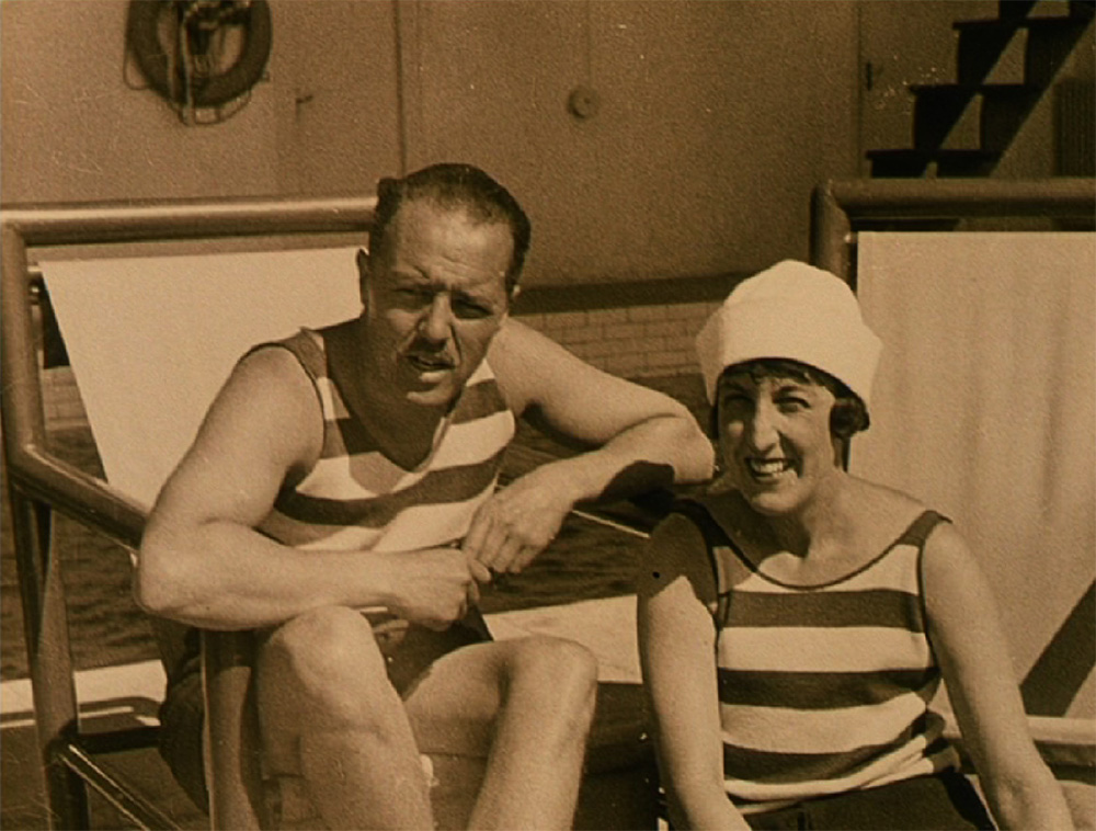 01 - Charles et Marie-Laure de Noailles, Hyeres, 1928 Extrait du film de Jacques Manuel, Biceps et Bijoux CNC, archives du film