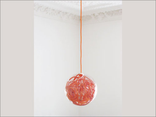 Une boule de câbles par David Dannenberg
