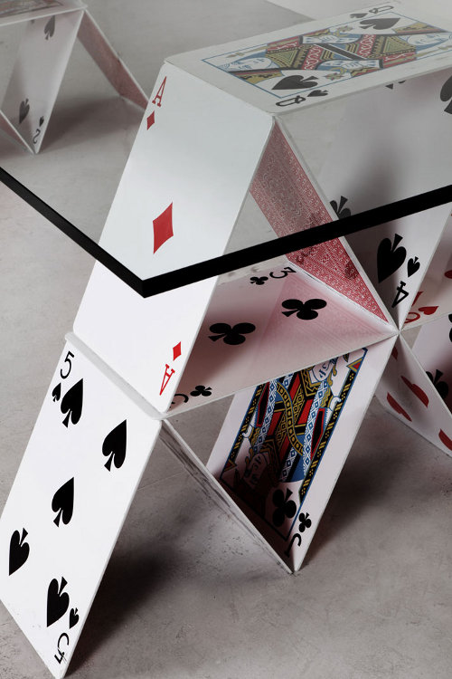 Table château de cartes par Mauricio Arruda