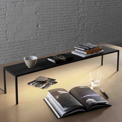 BlancoWhite tables empilables lumineuses par Antoni Arola