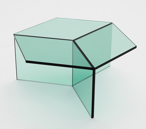 Isom la table de verre par Sebastian Scherer