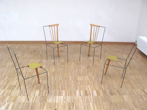 Trois deux un chaise par Julian Sterz