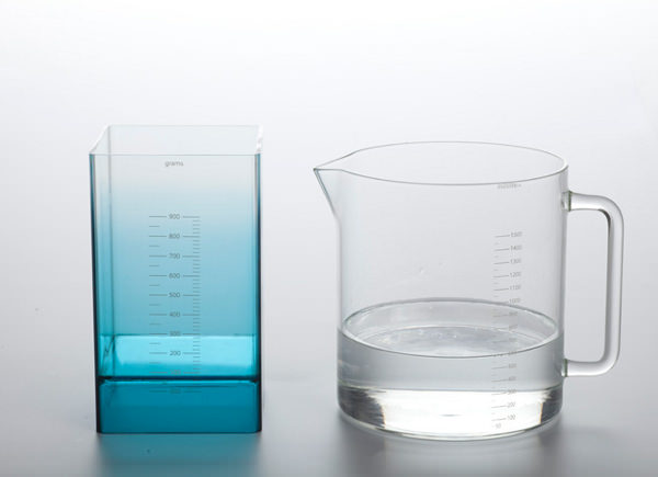 Kitchen Scales le poids par l'eau par Helena Karelson