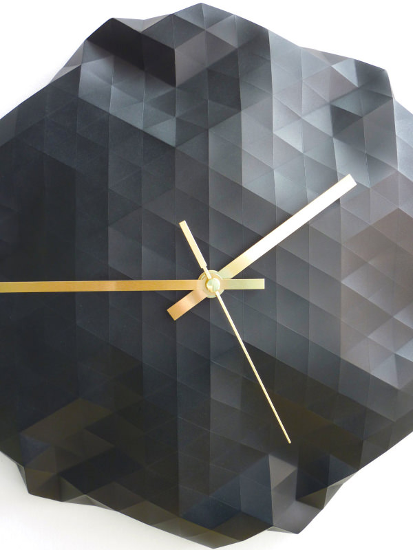 Horloge origami par Raw Dezign