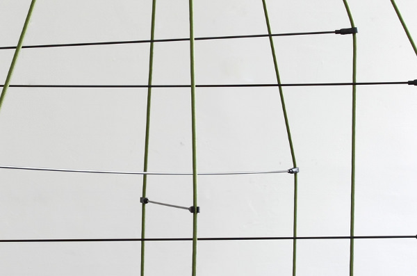 Wireflow suspensions géométriques par Arik Levy