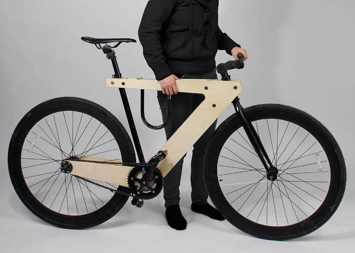 Demadera vélo sandwich en bois par William Root