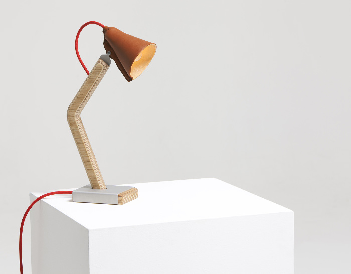 Interview : Kenny Vanden Berghe designer belge - Metal & Wood Leather Desk/Bedside Lamp