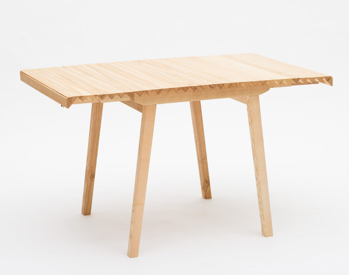 Table extensible Wooden Cloth par Nathalie Dackelid