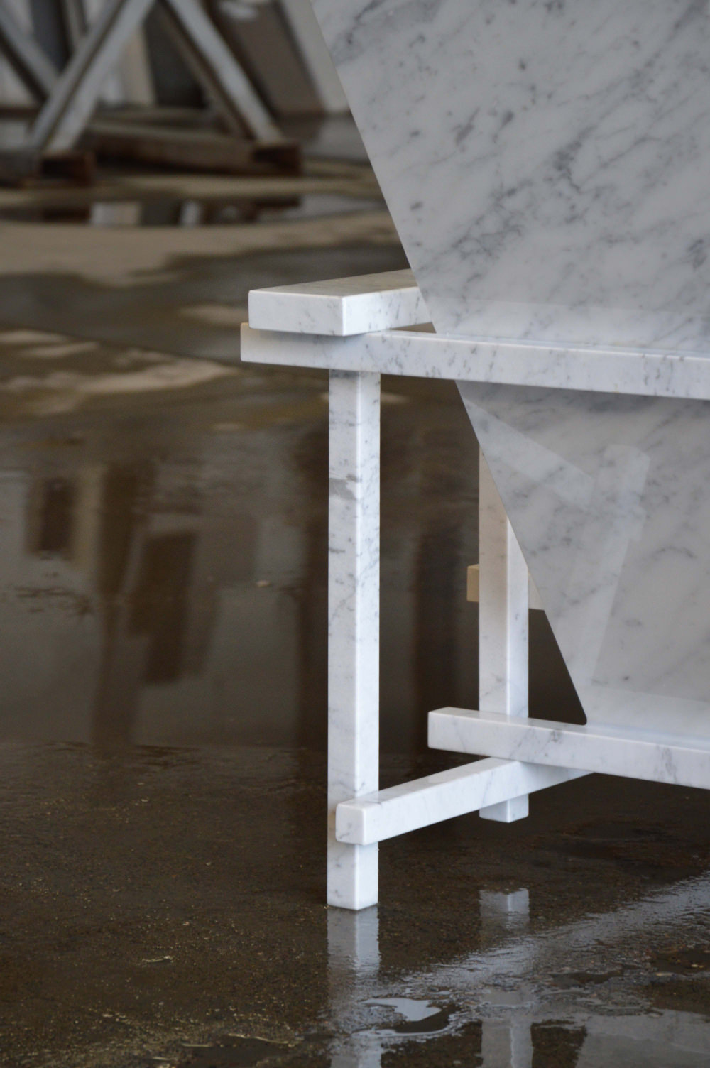 R&BM chaise de marbre par Jean-Charles Kien