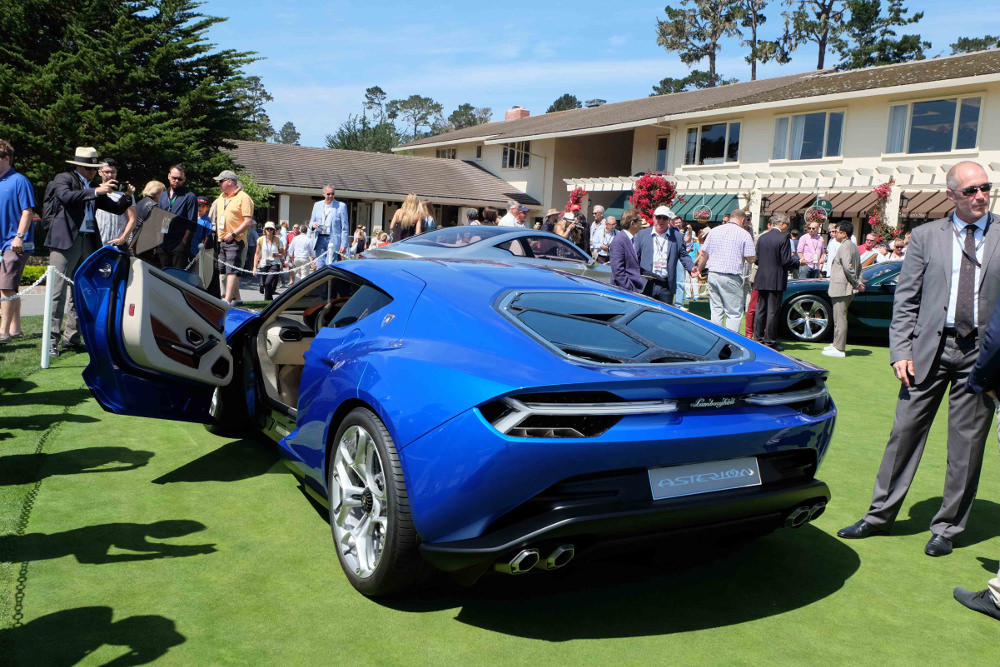 Lamborghini Asterion (4 places!) et ses superbes portes à ouverture en élytre, vue au Salon de l’Automobile de Paris en 2014.
