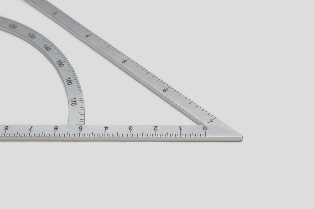 OUTLINE outils design mesure par Tomas Kral