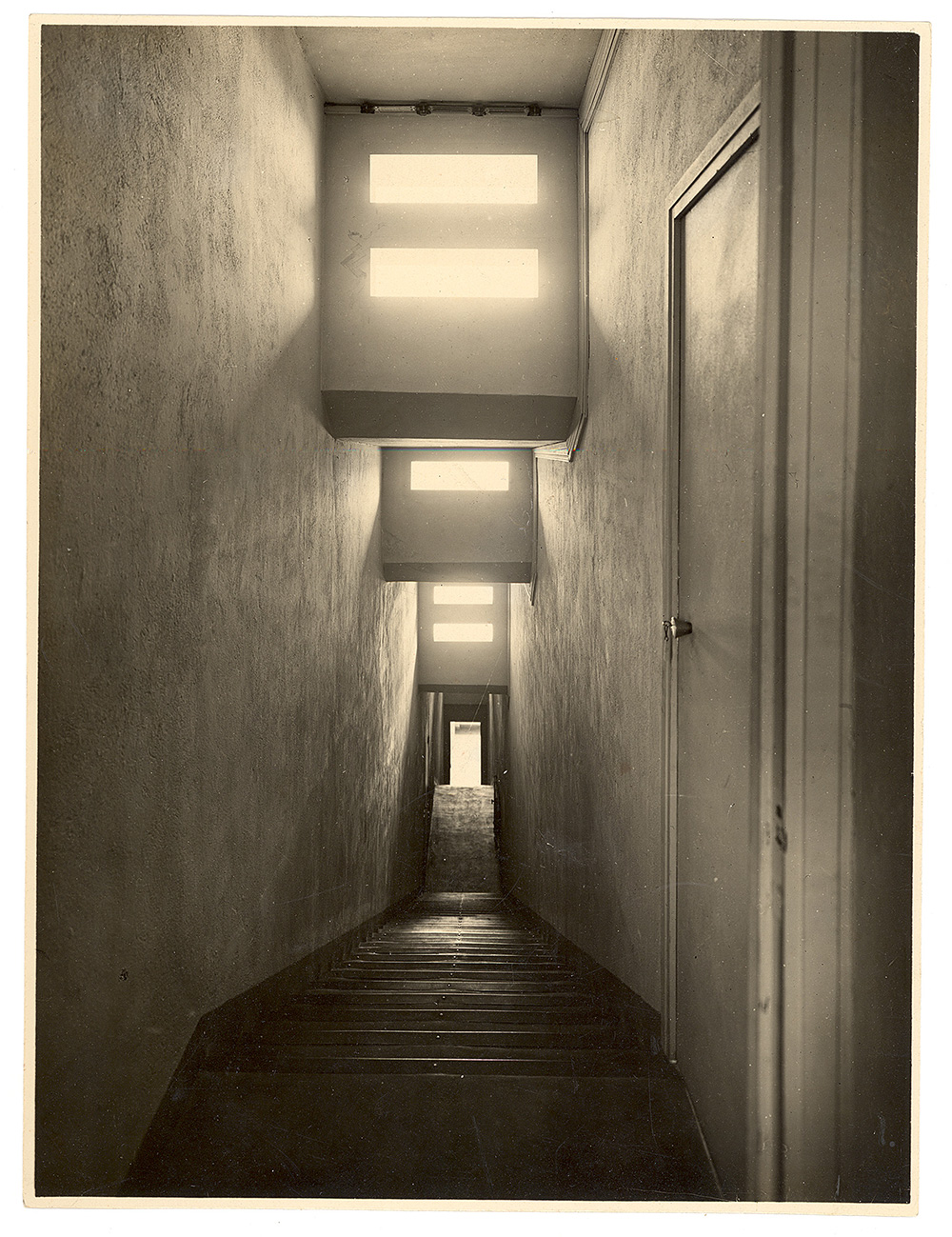 07 - Villa Noailles Vue de l'escalier de la piscine, 1928 Photographe Thérèse Bonney Collection privée