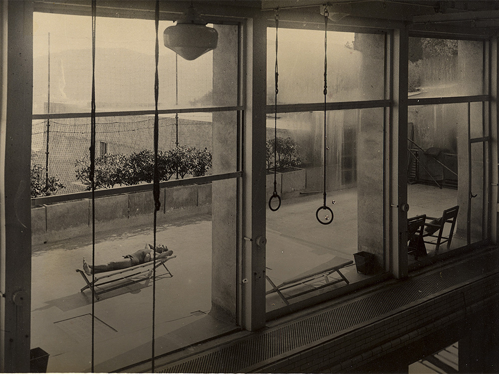 16 - Villa Noailles Vue de la piscine, 1929 Photographe Studio Rey Collection privée