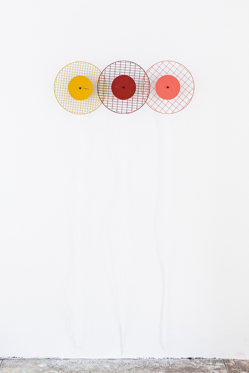 Graphic Time, la collection d'horloges abstraites du studio Raw Color