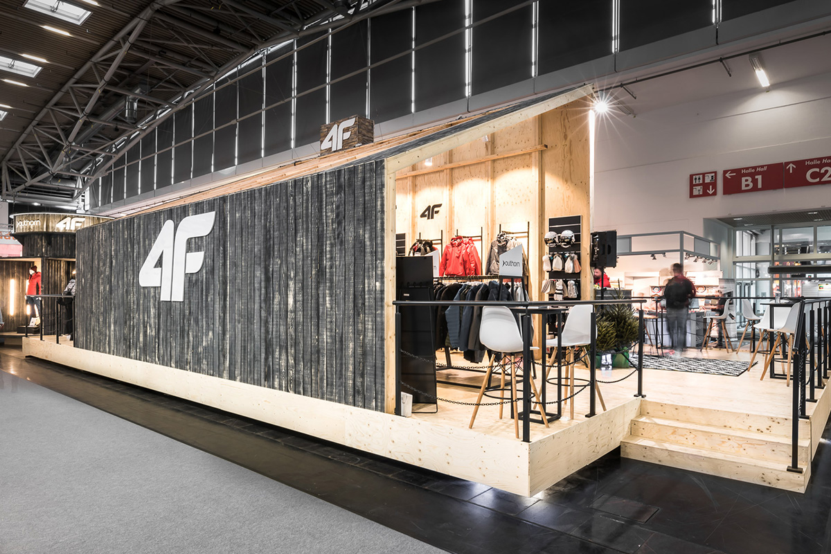 La marque 4F présente la collection olympique avec un stand signé mode:lina