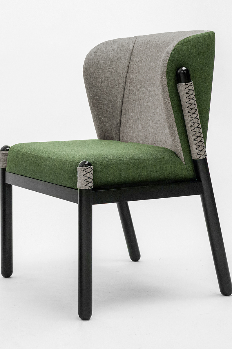 La chaise Katana inspirée de la culture japonaise par Pavel Vetrov