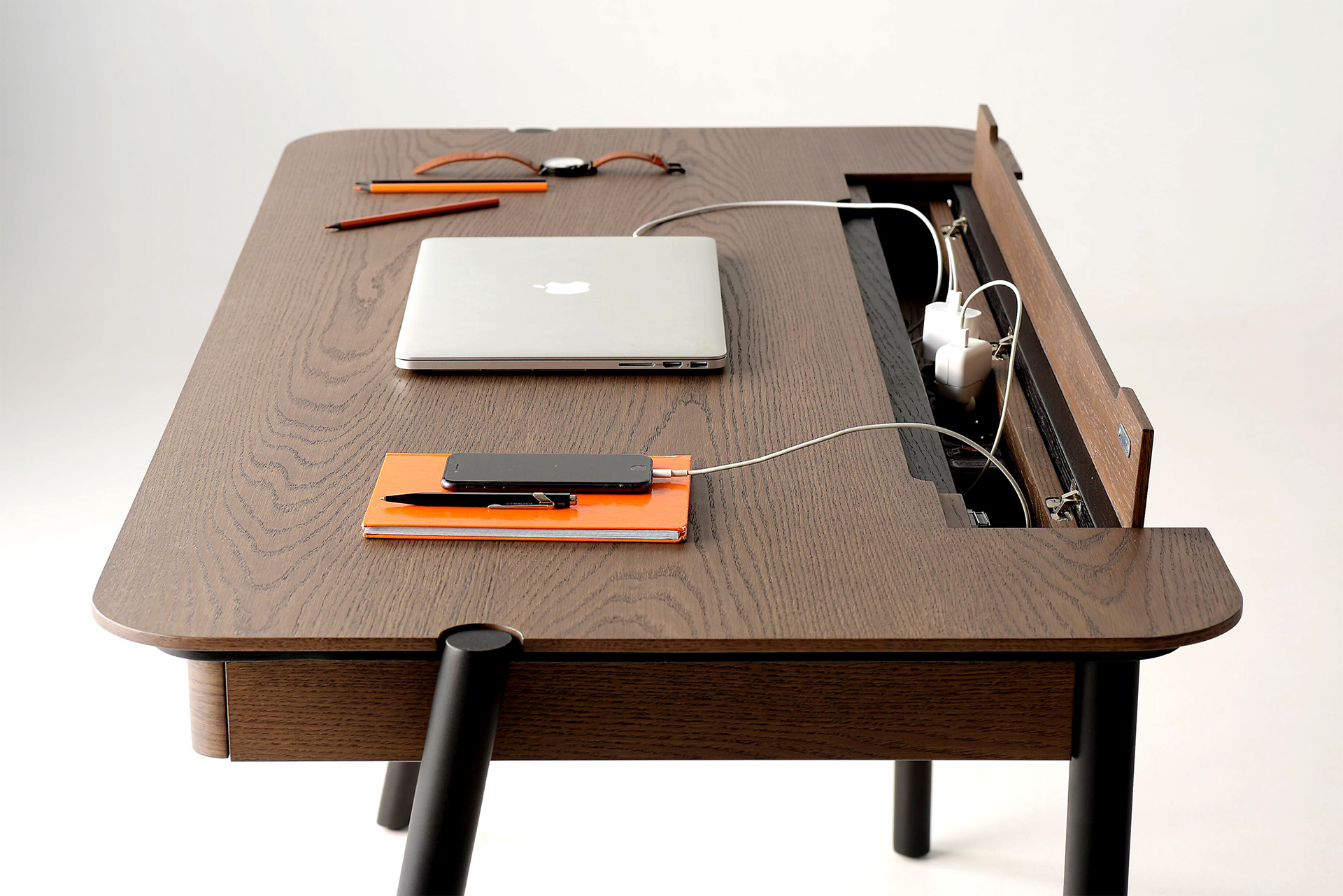 Friendly desk par Andrey Mohila