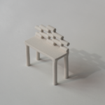 “Les petites chaises” en céramique de Solenne Belloir