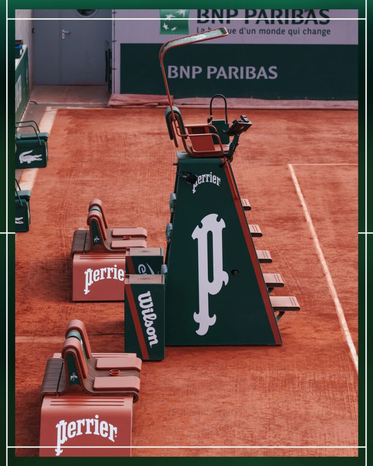 Tennis style. Roland Garros personnalisé - bois brut