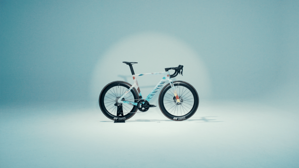 MyCanyon : le monde du vélo fait sa révolution par la personnalisation artistique, avec Felipe Pantone et Elena Salmistraro