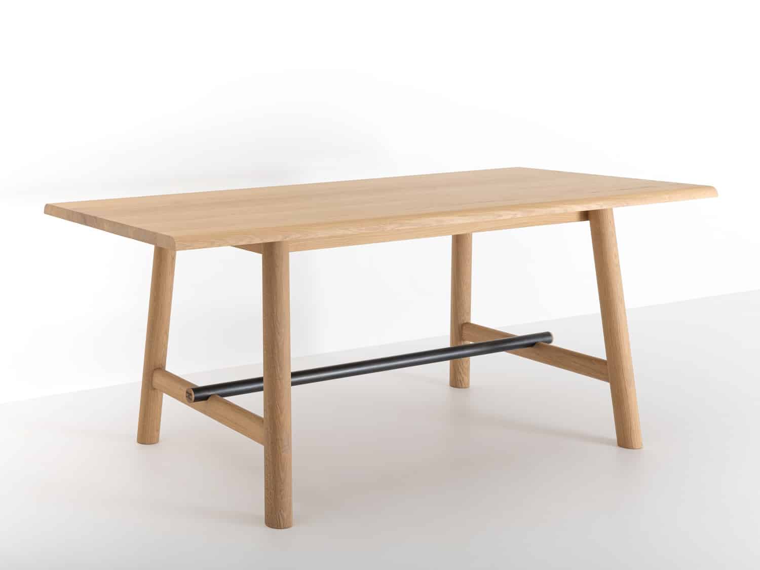 Delavelle s'associe à Pierre Dubourg pour créer la gamme de mobilier écoconçue Ostal