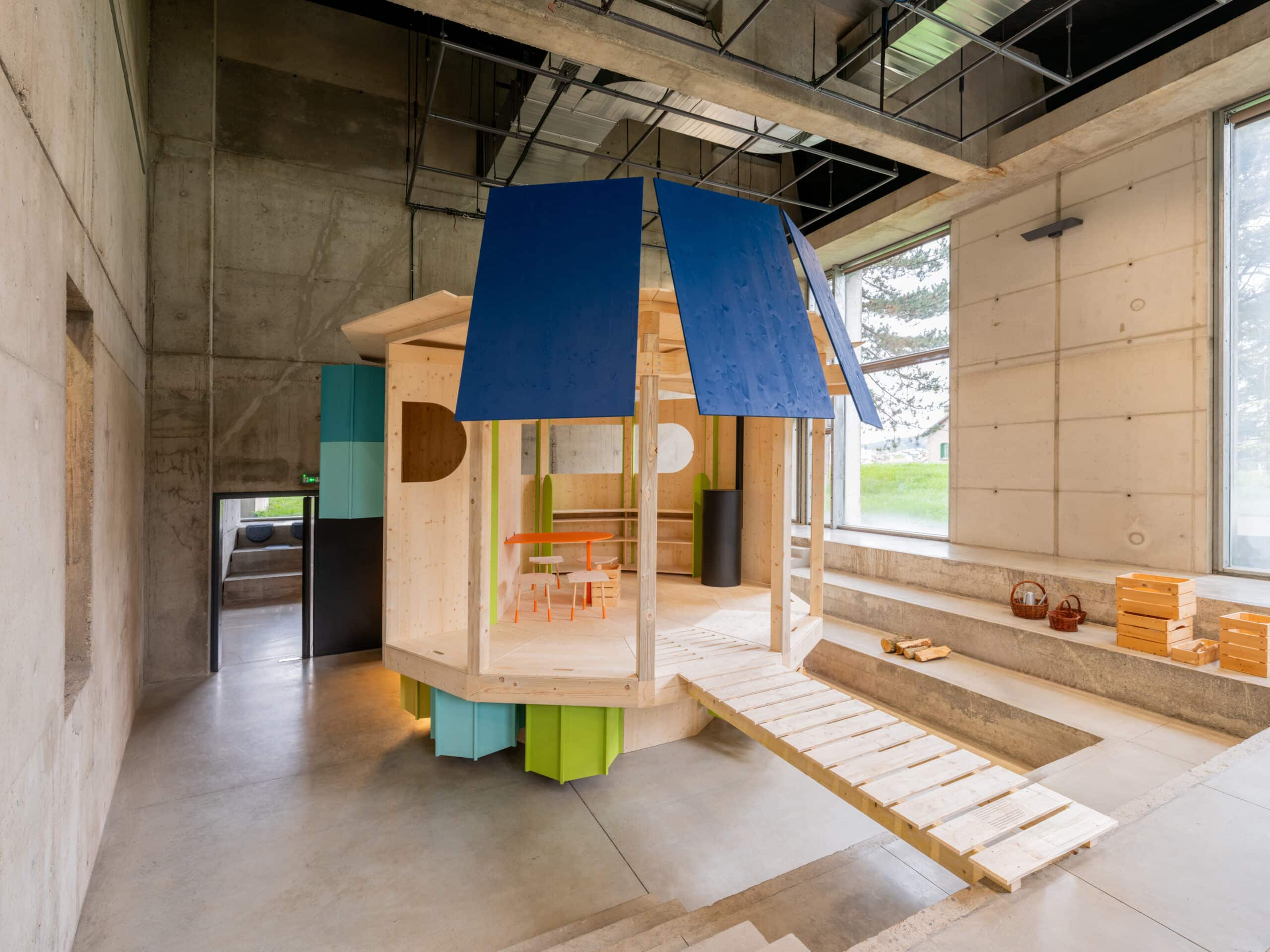 Nos pieds d’argile : matali crasset interroge notre rapport au vivant et à l’habiter à l'occasion de la Biennale de design de Saint-Etienne