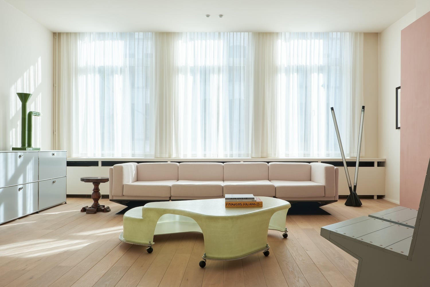 Toba Coffee Table : quand le mobilier devient paysage intérieur