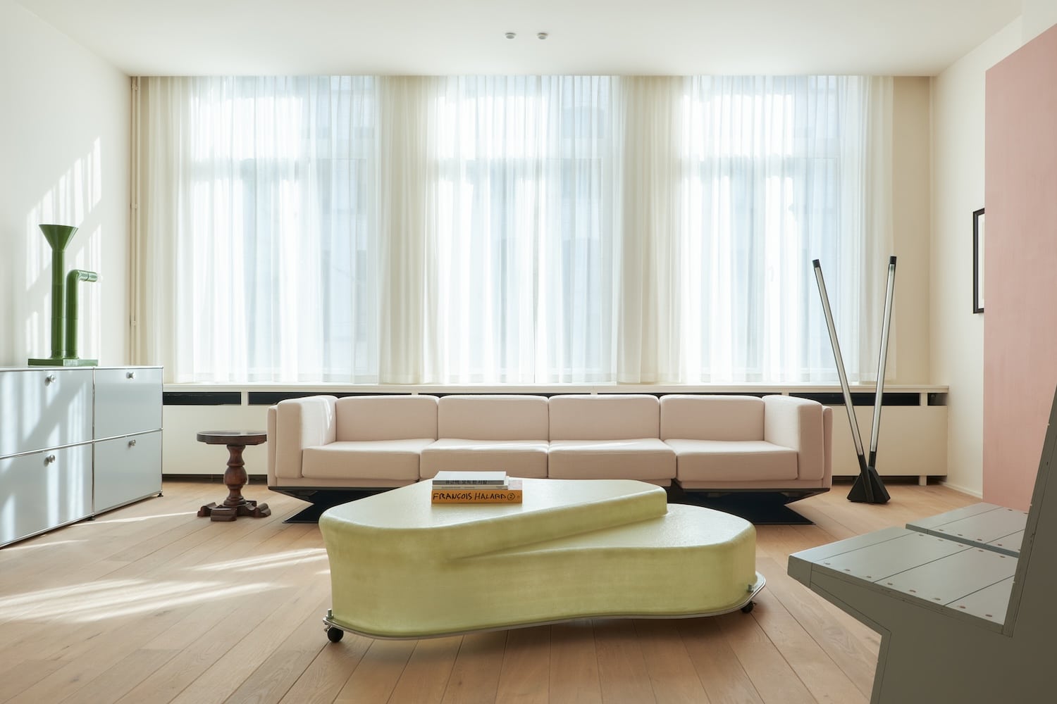 Toba Coffee Table : quand le mobilier devient paysage intérieur