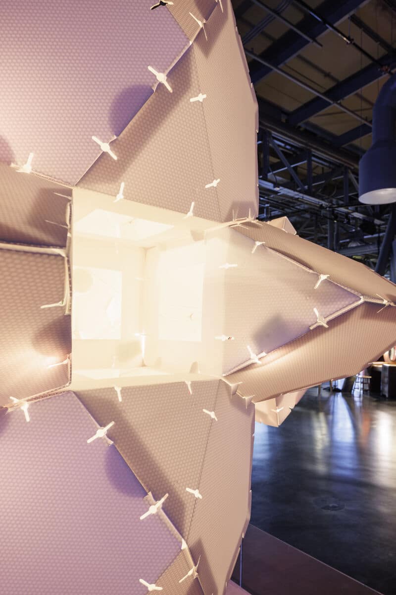 Collective Paper Aesthetics : Quand le design modulaire réinvente l'espace public