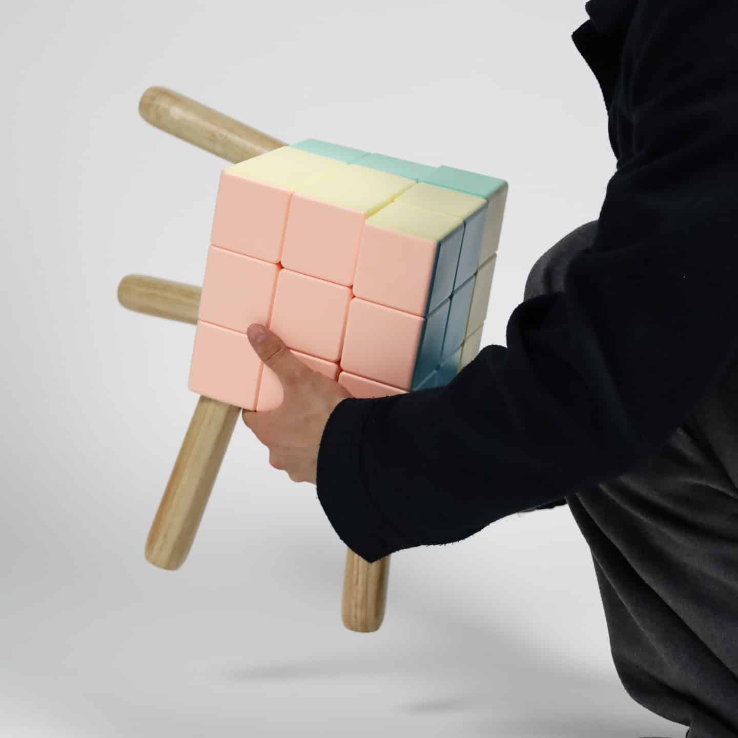 Rubik’s Cube Chair par Heon : quand l’assise devient une énigme ludique