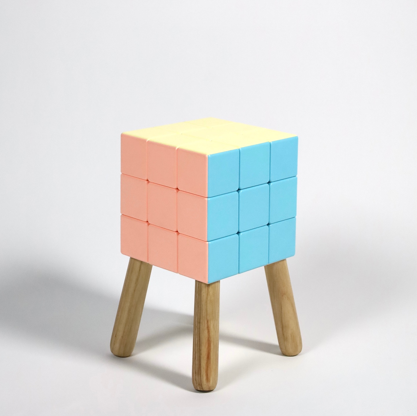 Rubik’s Cube Chair par Heon : quand l’assise devient une énigme ludique
