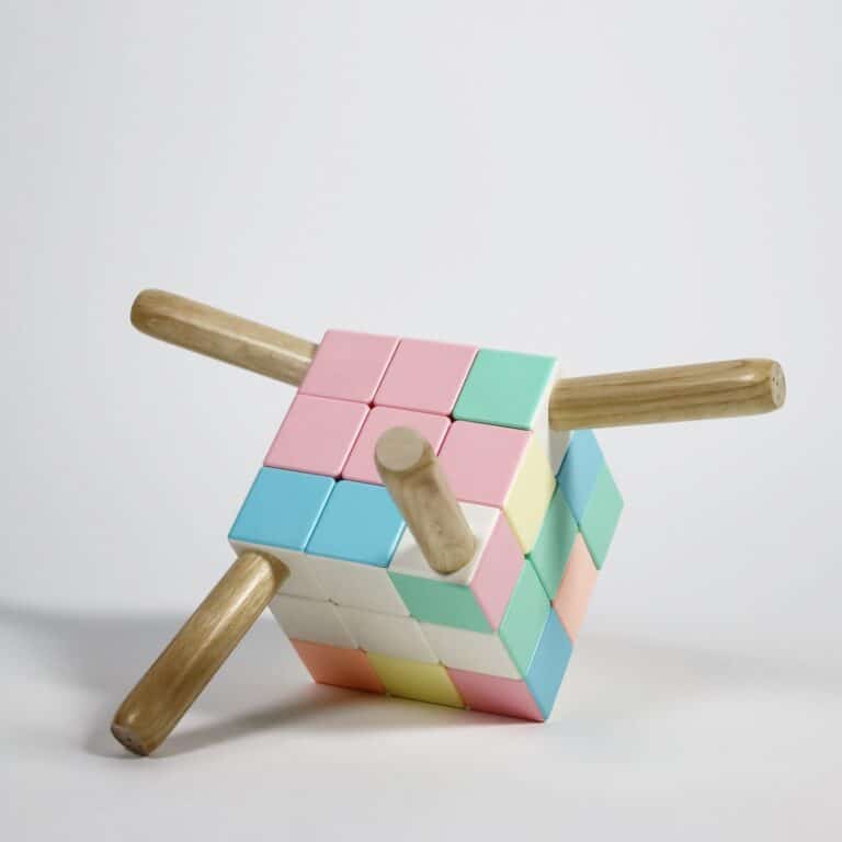 Rubik’s Cube Chair par Heon : quand l’assise devient une énigme ludique