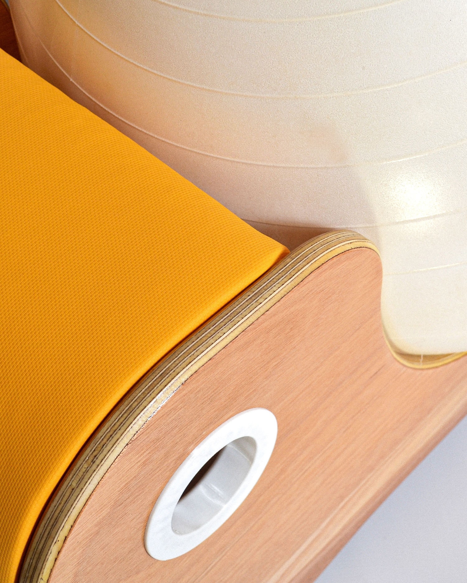 Mobilier S par Ferdinand Castells : Le design au service du mouvement