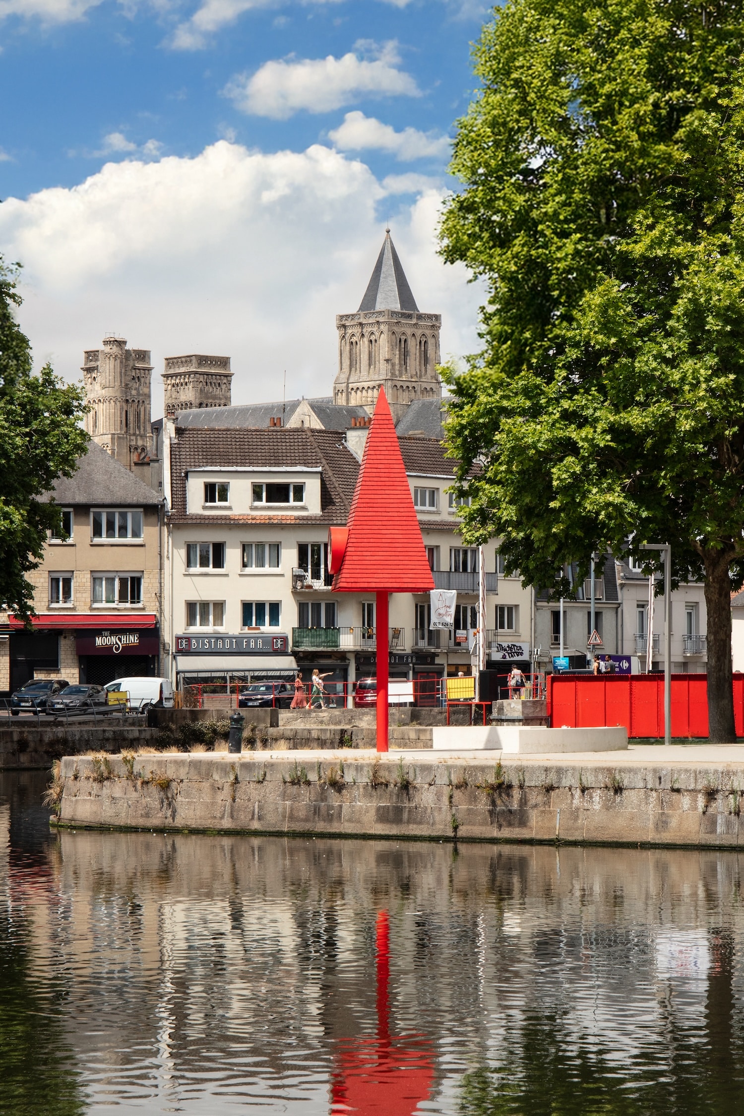 Le 101ᵉ clocher de Caen : signal rouge pour un nouveau chapitre urbain