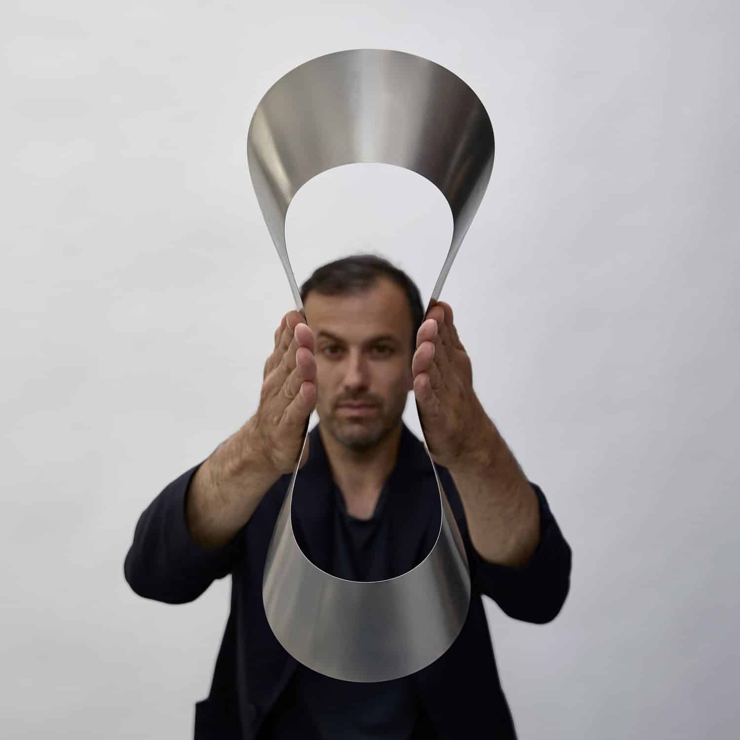 VOID : Quand Paul Cocksedge sculpte l'absence en lumière
