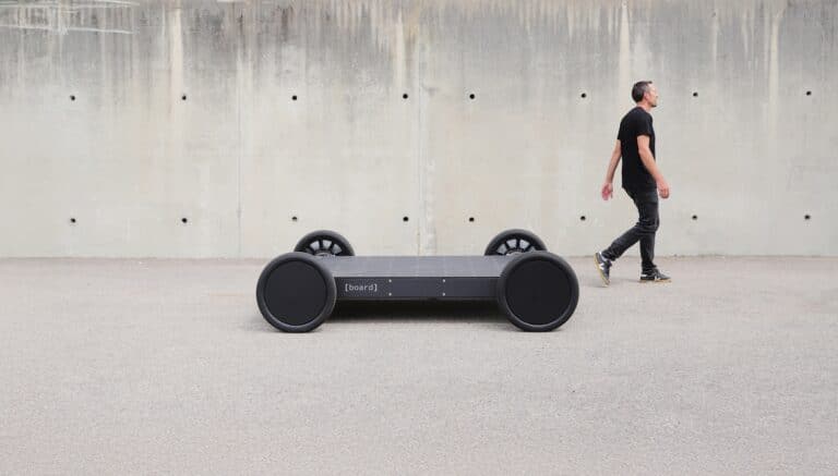 [board] : une base modulaire et sobre qui réinvente la mobilité partagée
