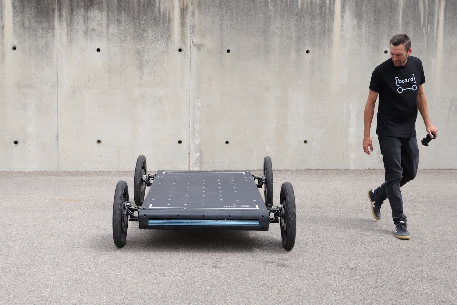 [board] : une base modulaire et sobre qui réinvente la mobilité partagée