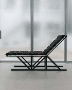 Chaise Gang : Une assise sur base de treillis triangulaires signée GANG Studio