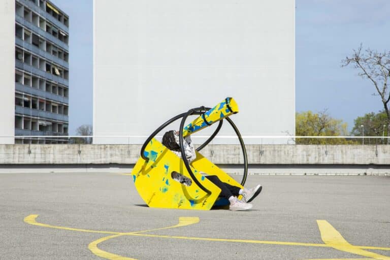 NUAGE : Une invitation poétique à observer le ciel, design et réemploi à l’appui