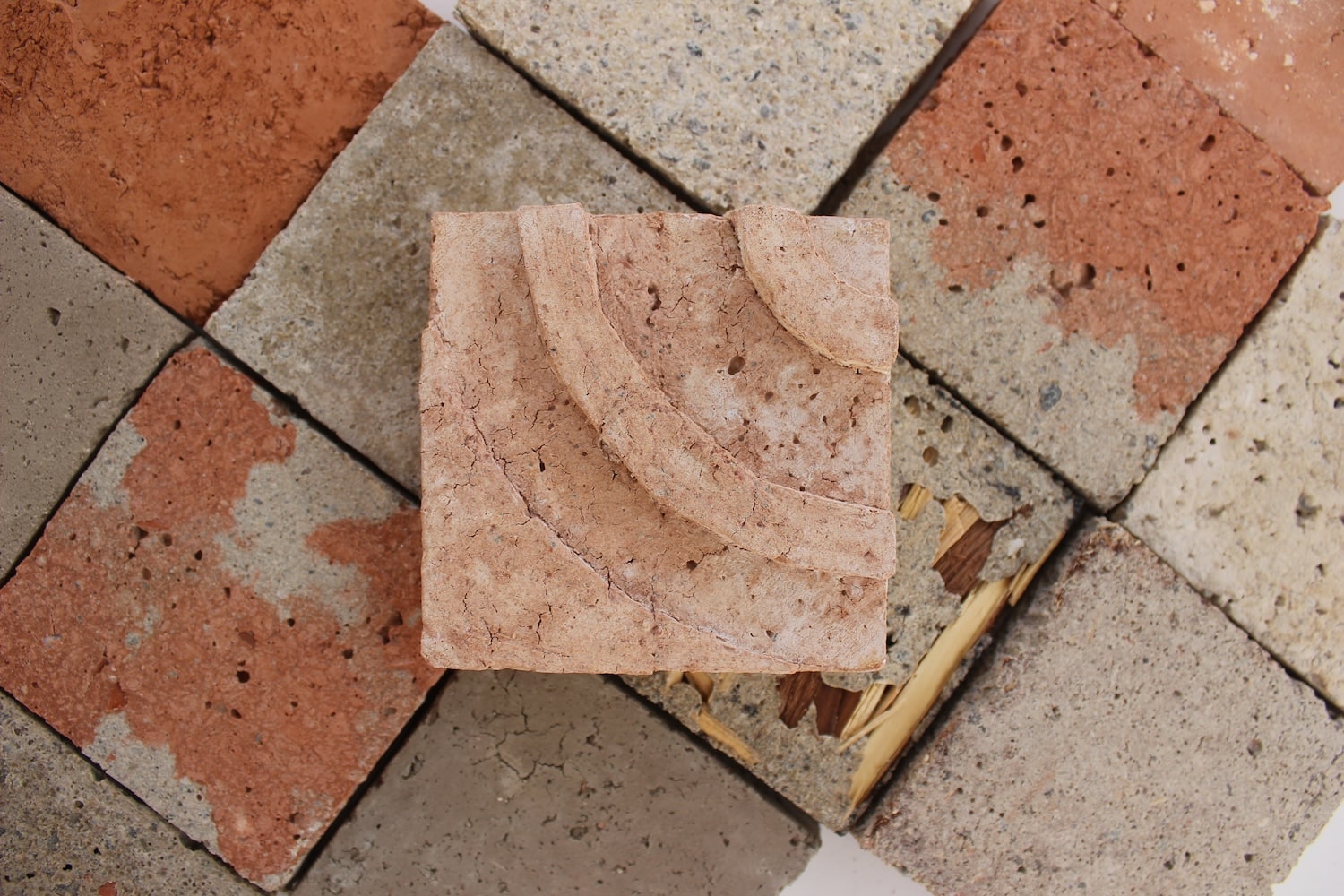 Myra Deson : Réemployer la matière pour révéler la mémoire des lieux Myra Deson : Réemployer la matière pour révéler la mémoire des lieux