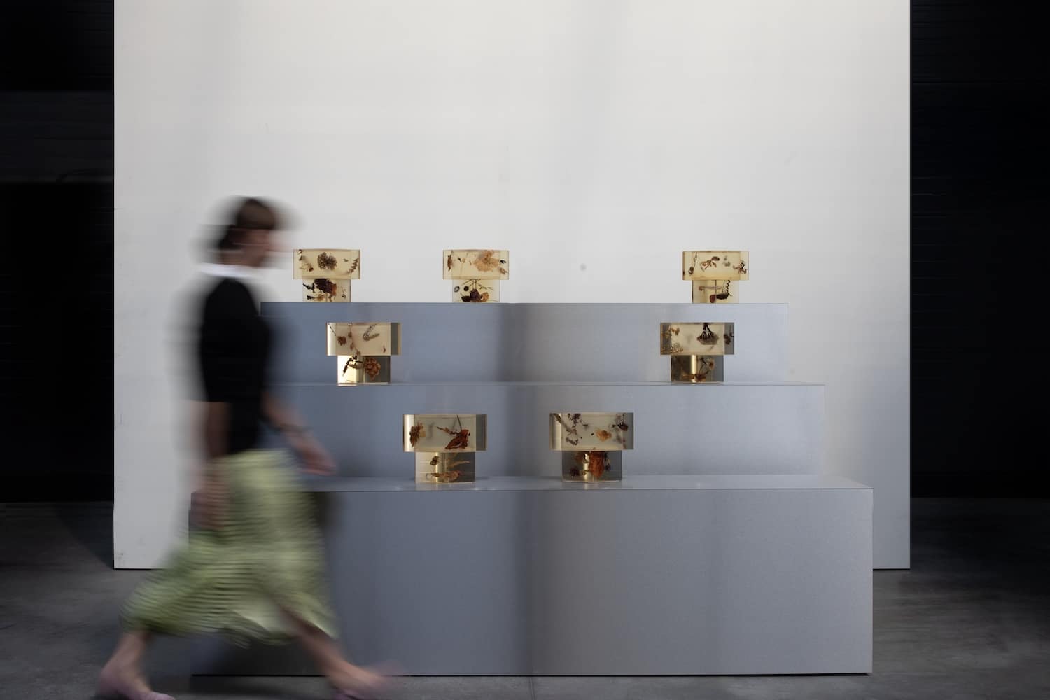 Flora Lamp II par Marcin Rusak : la fleur figée dans la lumière