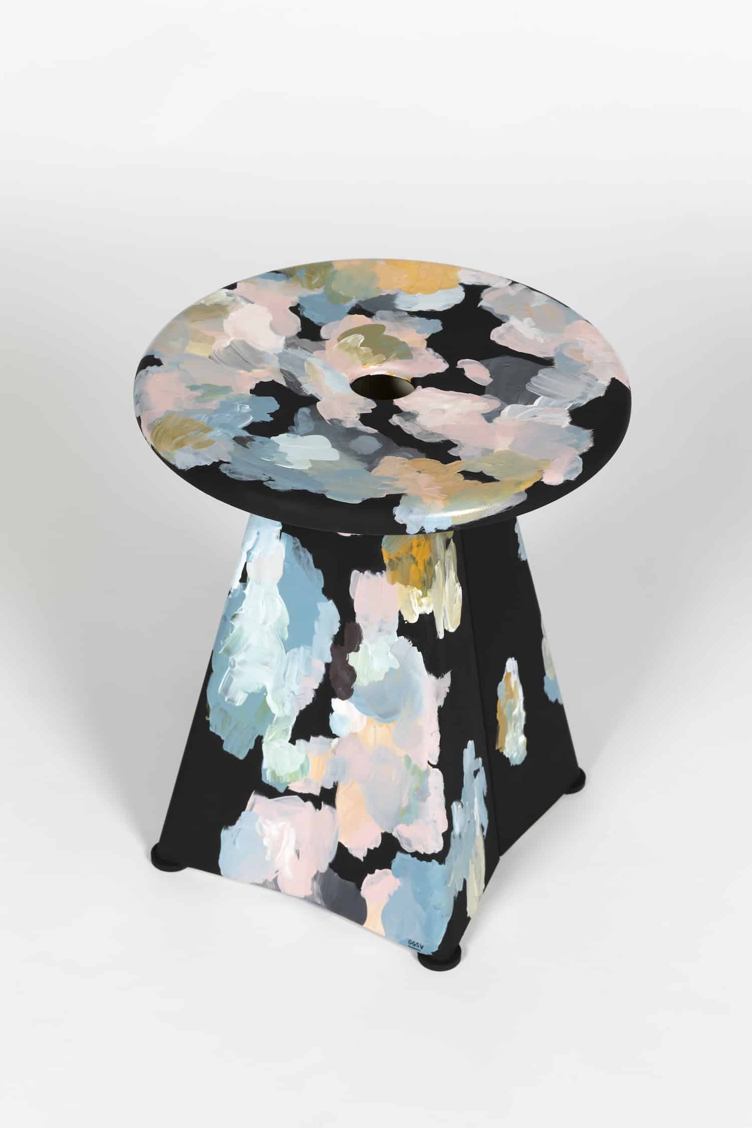 55 regards de créateurs sur le tabouret de Jean Prouvé : vente aux enchères de La Source Garouste