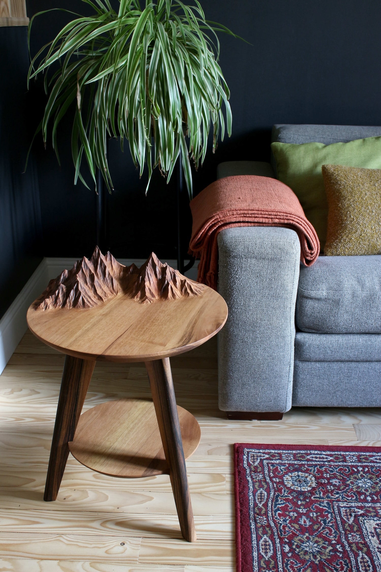 L’art du paysage domestique : comment Ben&Manu transforme le bois en topographie sculptée