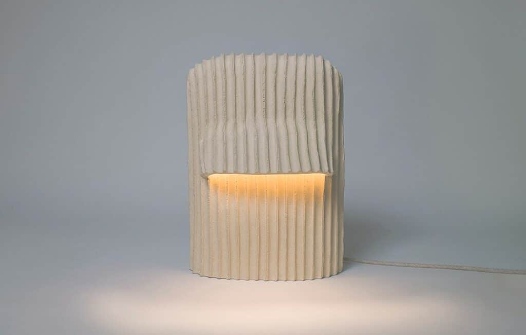 RELLA lampe à poser en céramique par Raquel Pau RELLA lampe à poser en céramique par Raquel Pau