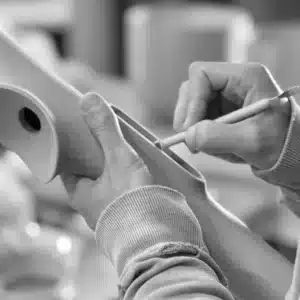 Lumière sculptée et esthétique chromatique : les suspensions KOSKA × GLUSTIN