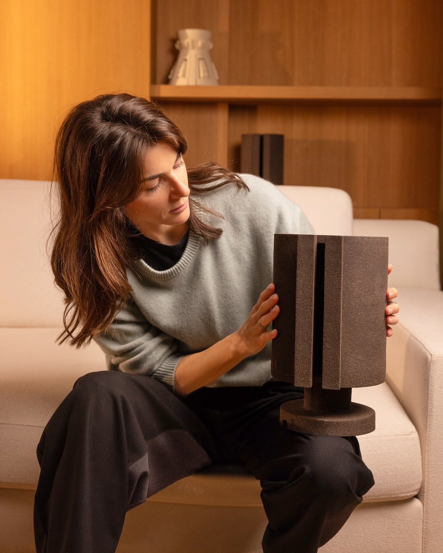 Quand la matière inspire la lumière : la céramique sculpturale de Marjorie Waks Quand la matière inspire la lumière : la céramique sculpturale de Marjorie Waks